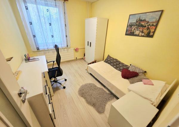 4 izbový byt Bánovce nad Bebravou /CENTRUM - STRED / 80 m2/ PIVNICA