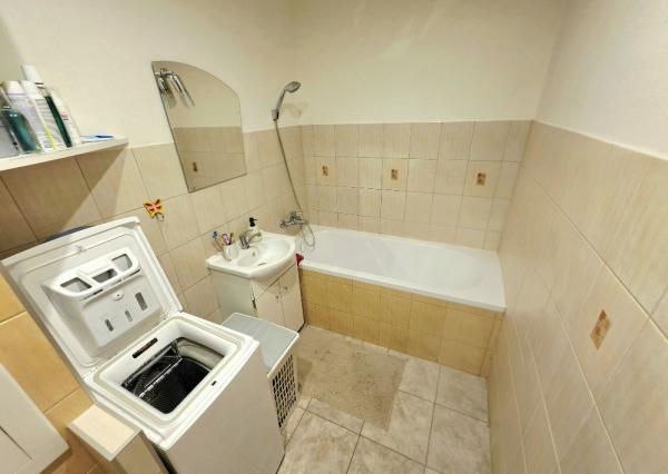 4 izbový byt Bánovce nad Bebravou /CENTRUM - STRED / 80 m2/ PIVNICA