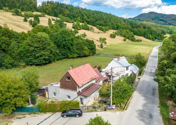 Predám Rodinný dom Červený Kameň, pozemok 340 m2