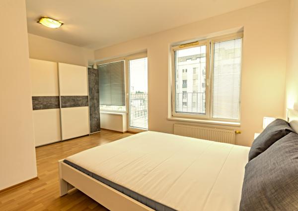 Na prenájom luxusný 2-izbový byt, 73 m², garážové státie, Bratislava – Ružinov (Hrachová), ihneď voľný