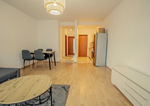 Na prenájom luxusný 2-izbový byt, 73 m², garážové státie, Bratislava – Ružinov (Hrachová), ihneď voľný