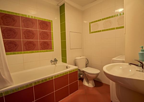 Na prenájom luxusný 2-izbový byt, 73 m², garážové státie, Bratislava – Ružinov (Hrachová), ihneď voľný