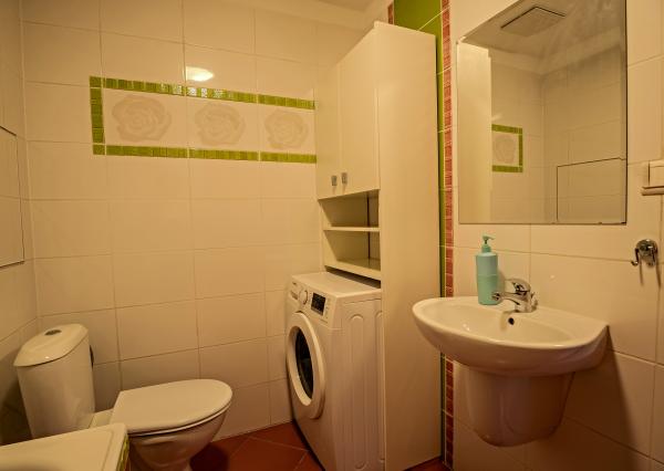 Na prenájom luxusný 2-izbový byt, 73 m², garážové státie, Bratislava – Ružinov (Hrachová), ihneď voľný