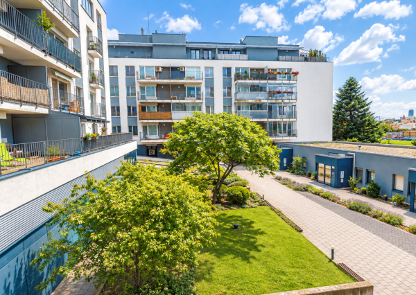 Na prenájom luxusný 2-izbový byt, 73 m², garážové státie, Bratislava – Ružinov (Hrachová), ihneď voľný