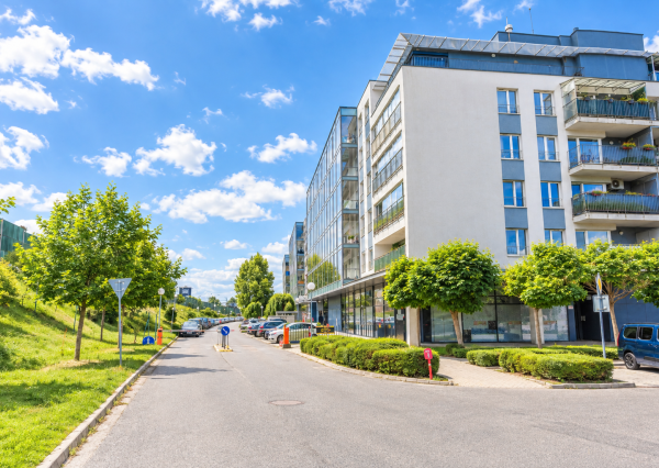 Na prenájom luxusný 2-izbový byt, 73 m², garážové státie, Bratislava – Ružinov (Hrachová), ihneď voľný