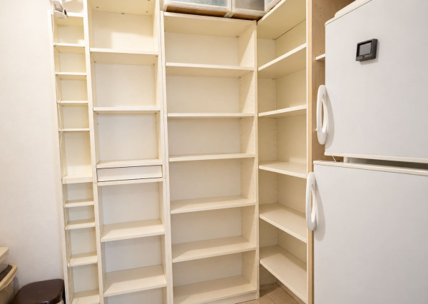 Na prenájom priestranný 3-izbový byt s lodžiou, 101 m², nádherný výhľad na Bratislavu,Zadunajská cesta, Petržalka, od 10/2026