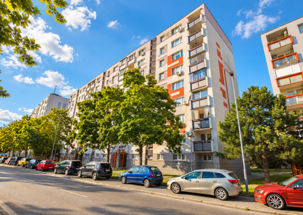 Na predaj 1-izbový byt s lodžiou, 38  m², Hraničná ul. Ružinov – Prievoz