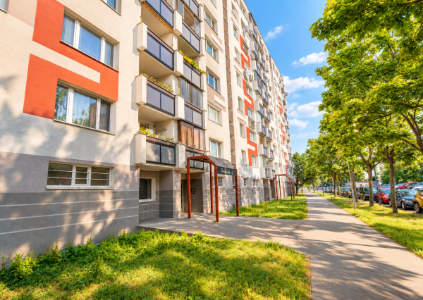 Na predaj 1-izbový byt s lodžiou, 38  m², Hraničná ul. Ružinov – Prievoz