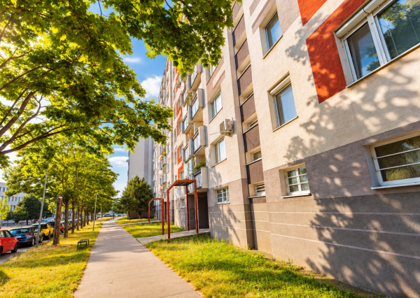 Na predaj 1-izbový byt s lodžiou, 38  m², Hraničná ul. Ružinov – Prievoz