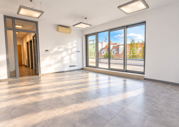 Reprezentatívne administratívne priestory s terasou, Dunajská ul. 124 m², ihneď voľný