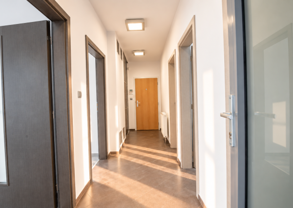 Reprezentatívne administratívne priestory s terasou, Dunajská ul. 124 m², ihneď voľný