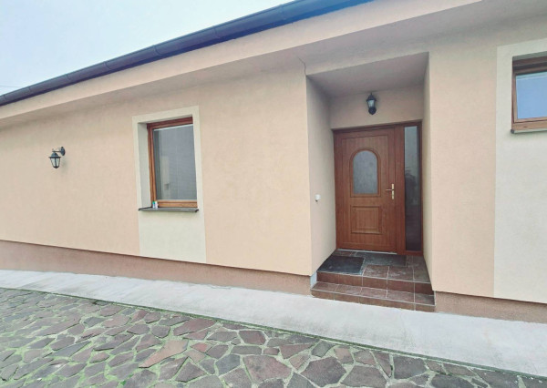 PRENÁJOM 4 IZBOVÝ RODINNÝ DOM - BUNGALOV, MORAVANY N/V
