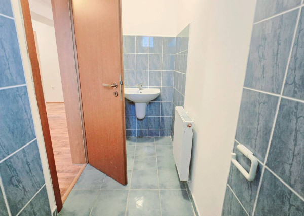 PRENÁJOM 4 IZBOVÝ RODINNÝ DOM - BUNGALOV, MORAVANY N/V