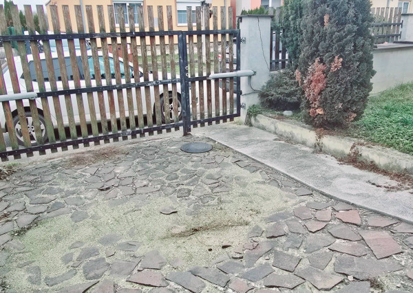 PRENÁJOM 4 IZBOVÝ RODINNÝ DOM - BUNGALOV, MORAVANY N/V