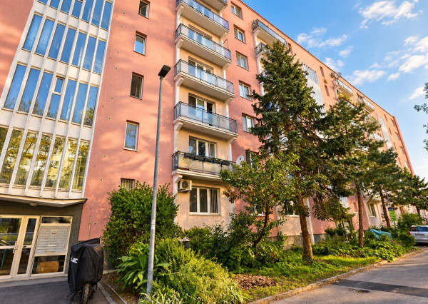 Na prenájom 1-izbový byt, 40 m², Medzilaborecká ul., Ružinov - Štrkovec