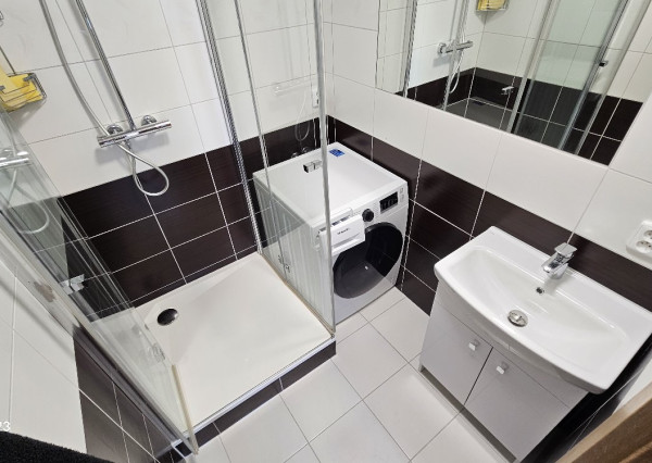 PRENÁJOM 3 IZB BYT 60 M2 PIEŠŤANY, KOMENSKÉHO, KOMPLET REKONŠTRUKCIA