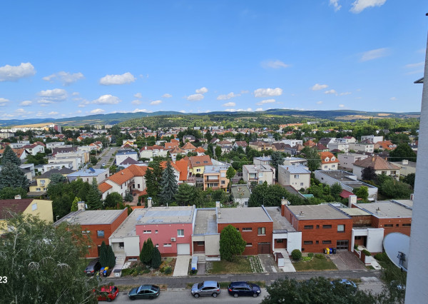 PRENÁJOM 3 IZB BYT 60 M2 PIEŠŤANY, KOMENSKÉHO, KOMPLET REKONŠTRUKCIA