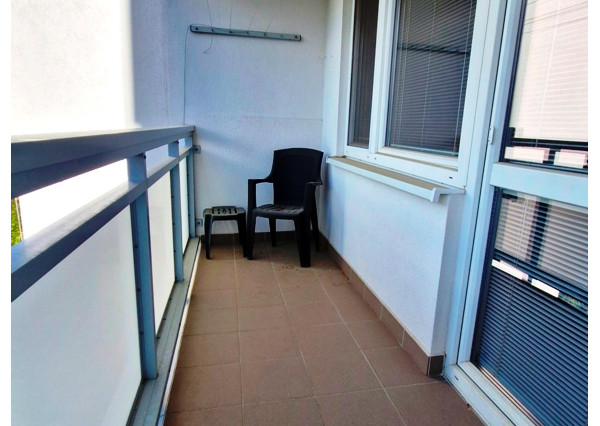 ** Na predaj priestranná garsónka 34 m² s veľkým balkónom 4,5 m² - Nové Mesto nad Váhom **