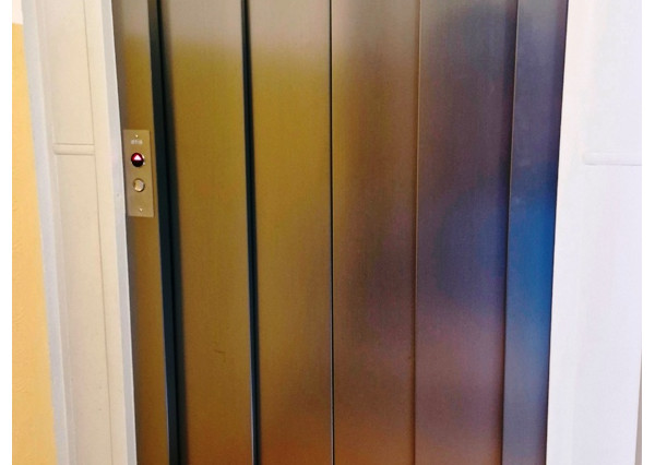 ** Na predaj priestranná garsónka 34 m² s veľkým balkónom 4,5 m² - Nové Mesto nad Váhom **