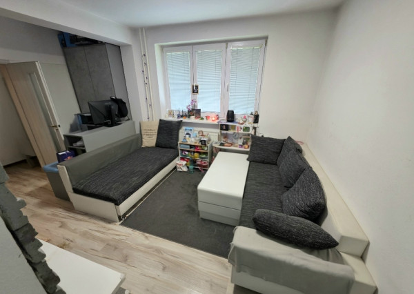 3 izbový byt Bánovce nad Bebravou /CENTRUM / 52 m2/ PIVNICA