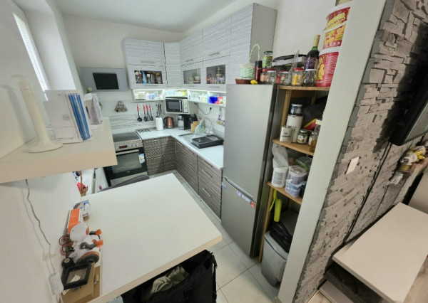 3 izbový byt Bánovce nad Bebravou /CENTRUM / 52 m2/ PIVNICA
