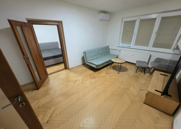 PRENÁJOM Bánovce nad Bebravou/2 IZBOVÝ BYT/ CENTRUM /LOGGIA