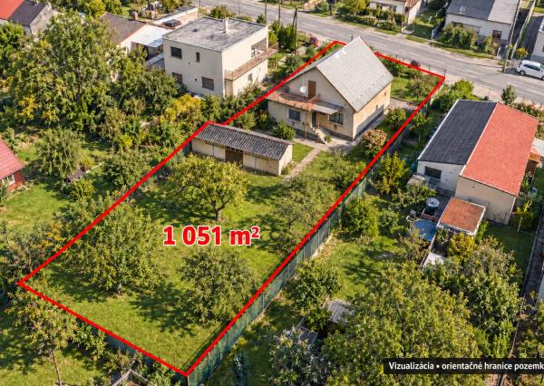DOM S POTENCIÁLOM A VEĽKOU ZÁHRADOU – PREJTA, POZEMOK 1 050 m²