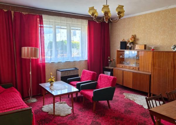 DOM S POTENCIÁLOM A VEĽKOU ZÁHRADOU – PREJTA, POZEMOK 1 050 m²