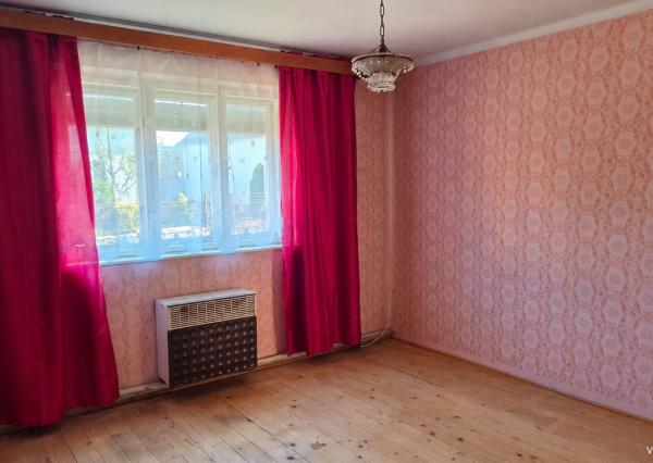 DOM S POTENCIÁLOM A VEĽKOU ZÁHRADOU – PREJTA, POZEMOK 1 050 m²