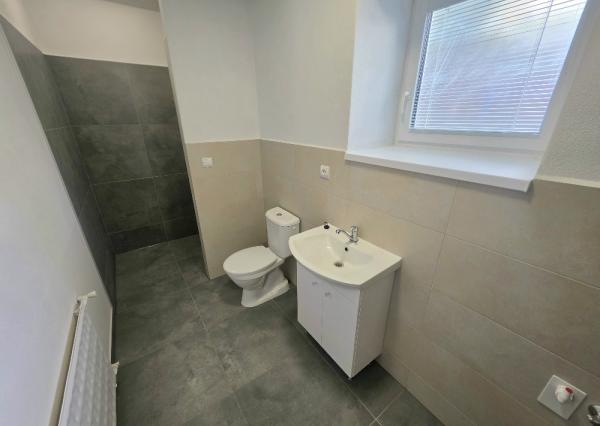 PRENÁJOM Bánovce nad Bebravou/2 IZBOVÝ BYT/CENTRUM-STRED/70m2