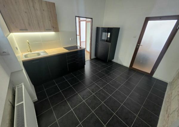 PRENÁJOM Bánovce nad Bebravou/2 IZBOVÝ BYT/CENTRUM-STRED/70m2