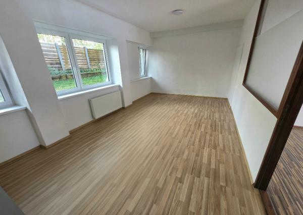 PRENÁJOM Bánovce nad Bebravou/2 IZBOVÝ BYT/CENTRUM-STRED/70m2