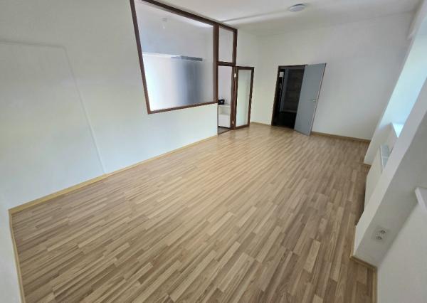 PRENÁJOM Bánovce nad Bebravou/2 IZBOVÝ BYT/CENTRUM-STRED/70m2