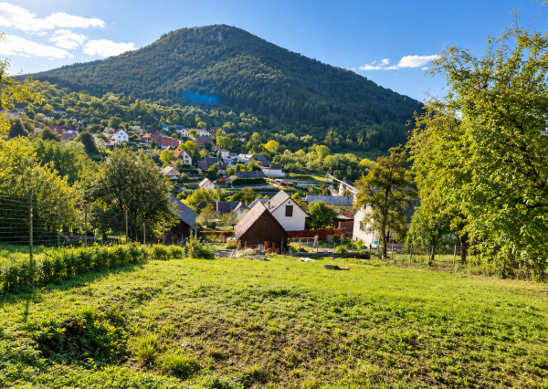 Stavebný pozemok 750 m2 v Košeckom Podhradí s nádherným výhľadom