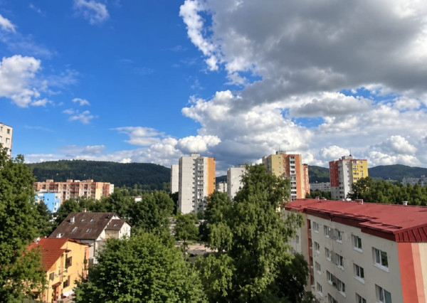 PRENÁJOM | 3-IZBOVÝ BYT | 80 m² | 2 BALKÓNY | ZARIADENÝ | CENTRUM I