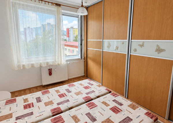 PRENÁJOM | 3-IZBOVÝ BYT | 80 m² | 2 BALKÓNY | ZARIADENÝ | CENTRUM I