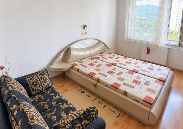 PRENÁJOM | 3-IZBOVÝ BYT | 80 m² | 2 BALKÓNY | ZARIADENÝ | CENTRUM I