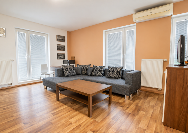 Na prenájom 2-izbový byt, 47 m², klimatizovaný, Odborárska ul., BA – Nové Mesto, ihneď voľný