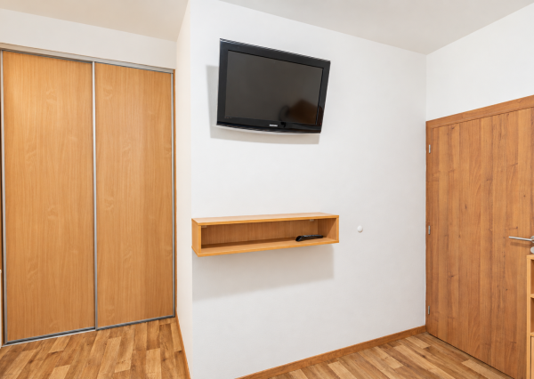 Na prenájom 2-izbový byt, 47 m², klimatizovaný, Odborárska ul., BA – Nové Mesto, ihneď voľný