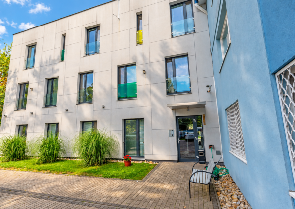 Na prenájom 2-izbový byt, 47 m², klimatizovaný, Odborárska ul., BA – Nové Mesto, ihneď voľný