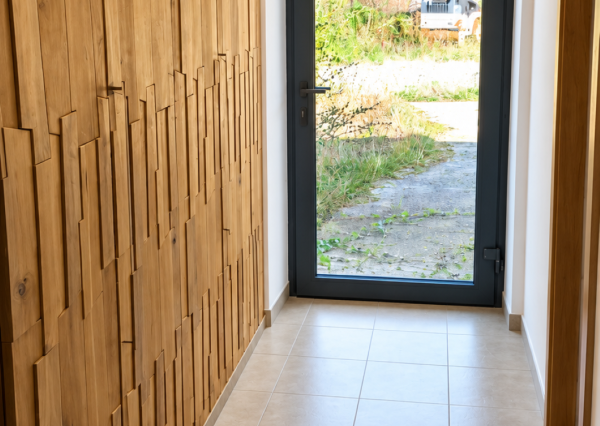 MODERNÝ 6-IZBOVÝ BUNGALOV S TERASOU A POZEMKOM 884 m² – RATNOVCE