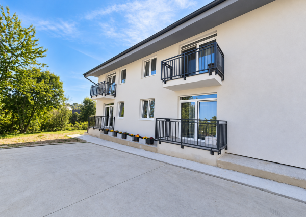 2 izbový byt Motešice 60m2 + parkovacie miesto - prenájom