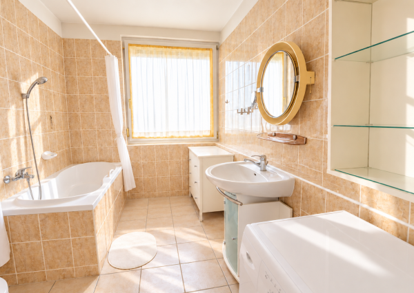 Na prenájom priestranný 3-izbový byt s lodžiou, 101 m², nádherný výhľad na Bratislavu,Zadunajská cesta, Petržalka, od 10/2026