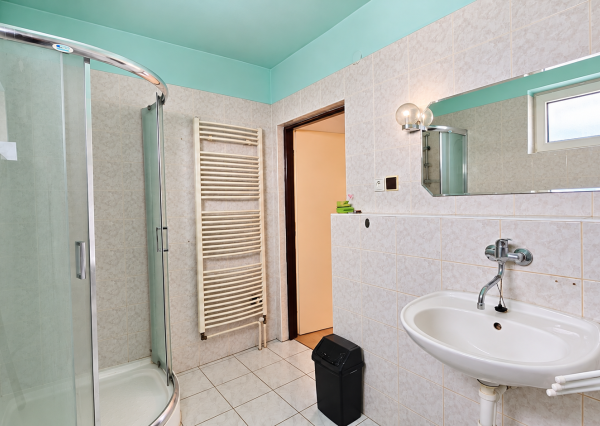 NOVINKA V PONUKE! Rodinný dom s veľkorysým pozemkom 923 m², garážou – DUBOVANY