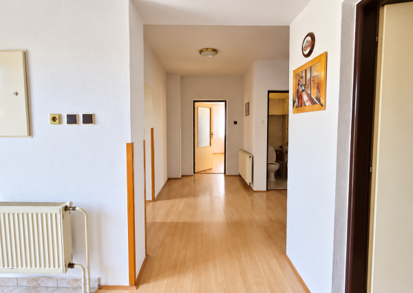 NOVINKA V PONUKE! Rodinný dom s veľkorysým pozemkom 923 m², garážou – DUBOVANY