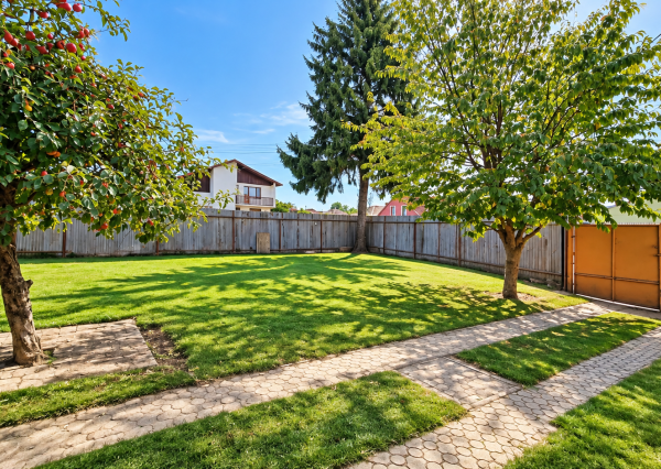 NOVINKA V PONUKE! Rodinný dom s veľkorysým pozemkom 923 m², garážou – DUBOVANY