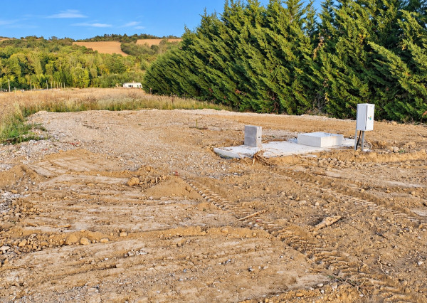 STAVEBNÝ POZEMOK 516 m² – RATNOVCE, LEN KÚSOK OD PIEŠŤAN