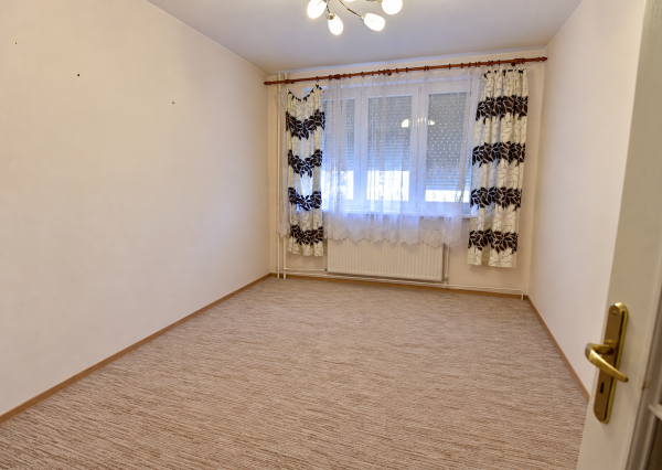 3-izbový byt s balkónom aj lodžiou v zelenom Ružinove – Exnárova, Pošeň