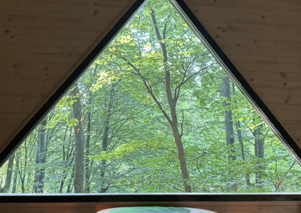 PREDAJ: Unikátny domček v korunách stromov (Treehouse) 35m2 s veľkým pozemkom – Trenčianske Teplice