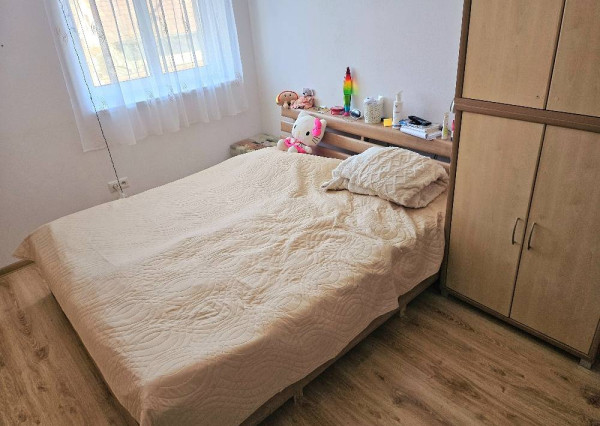 RODINNÝ DOM - PODLUŽANY - 4 IZBOVÝ -148 M2 NA POZEMKU 1049 M2
